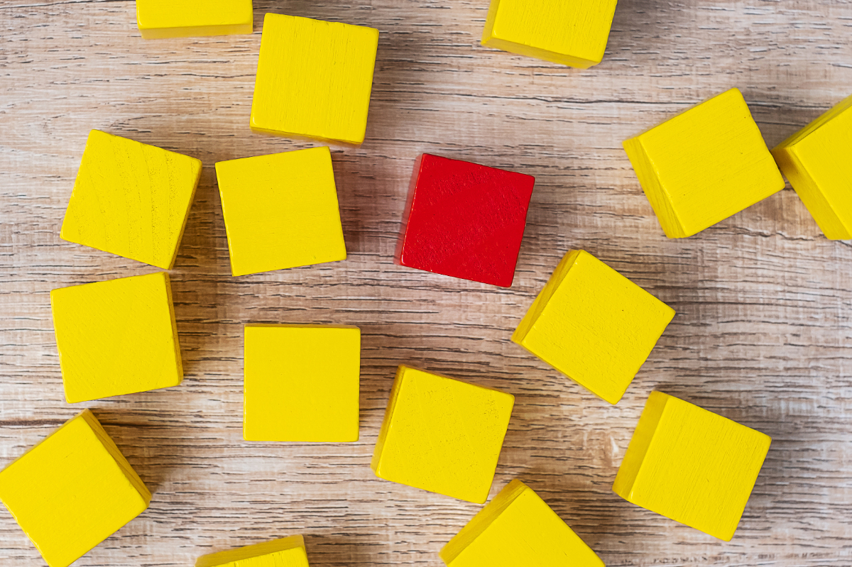 黄色ブロックと色が違う赤ブロック