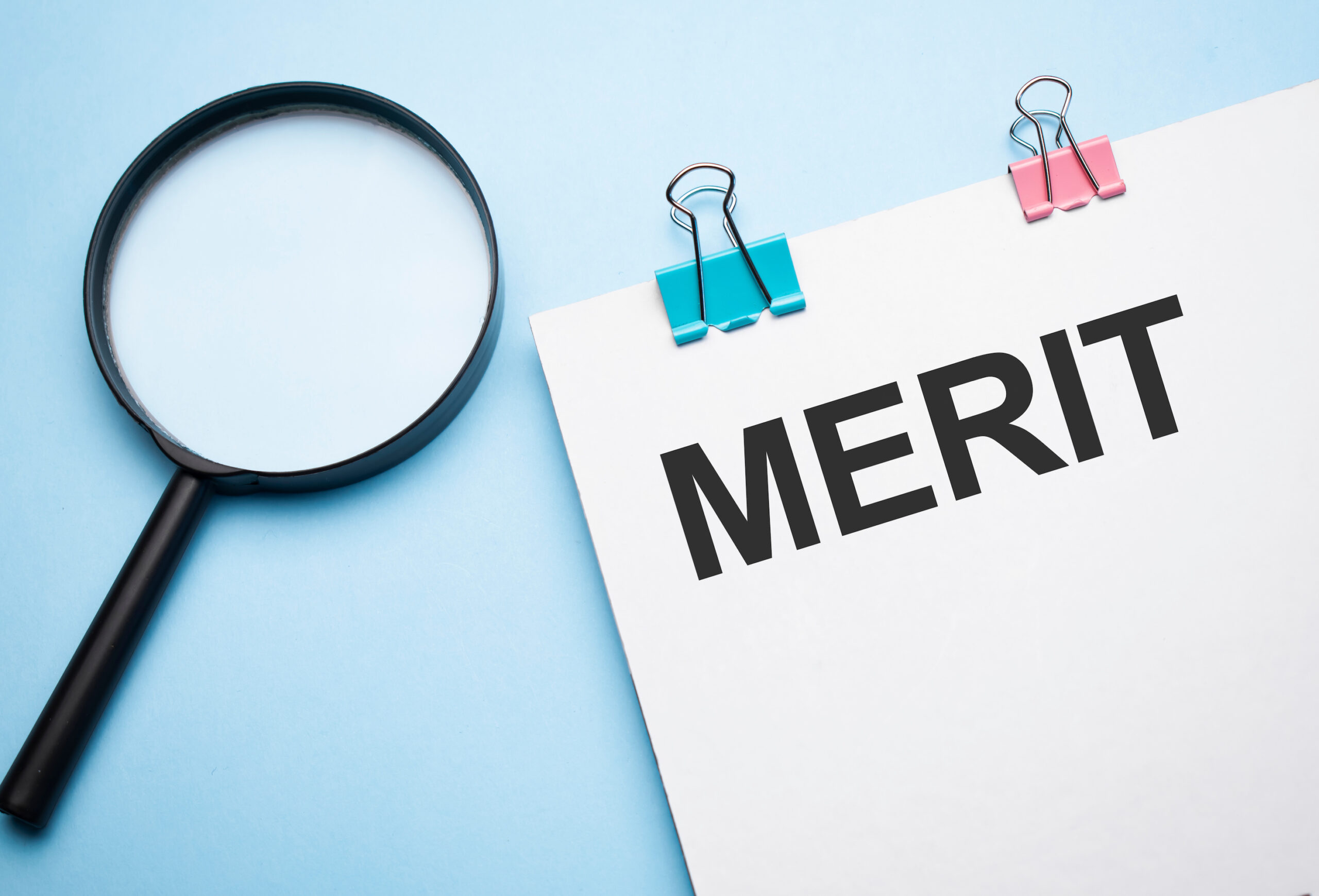 斜めに生えた親知らずを抜歯するメリットイメージ