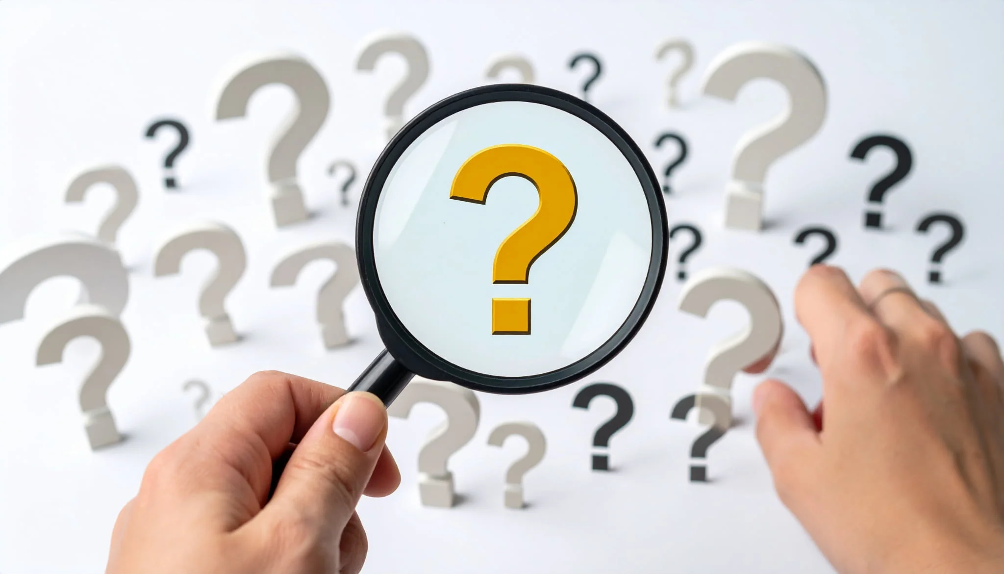 斜めに生えた親知らずの抜歯はいつ抜いたら良いか疑問のイメージ