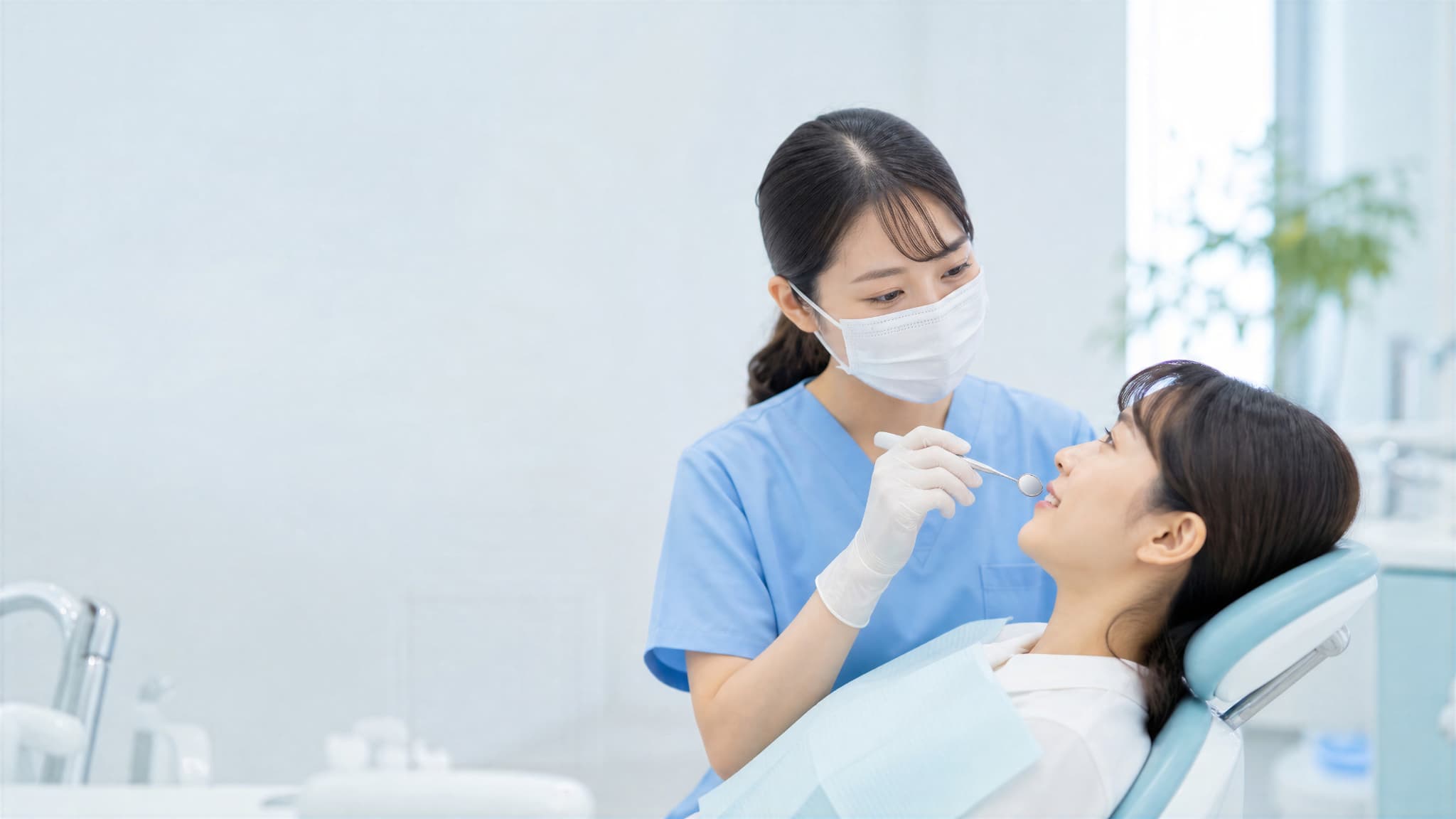 歯周病の治療に訪れた女性