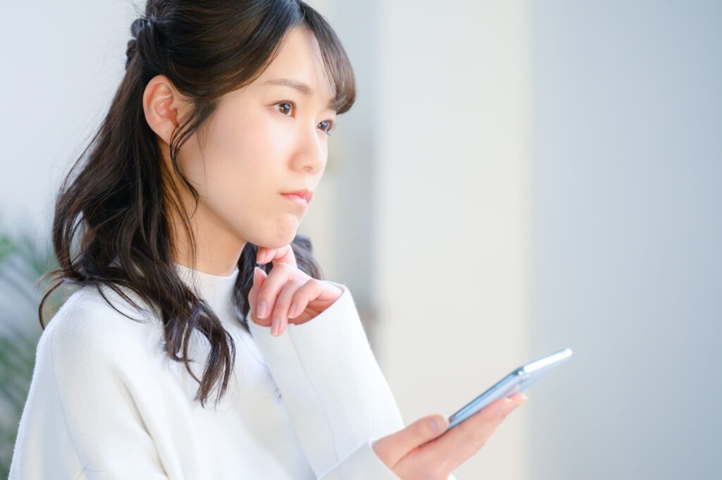 親知らずが生えない人もいるのか疑問をもつ女性