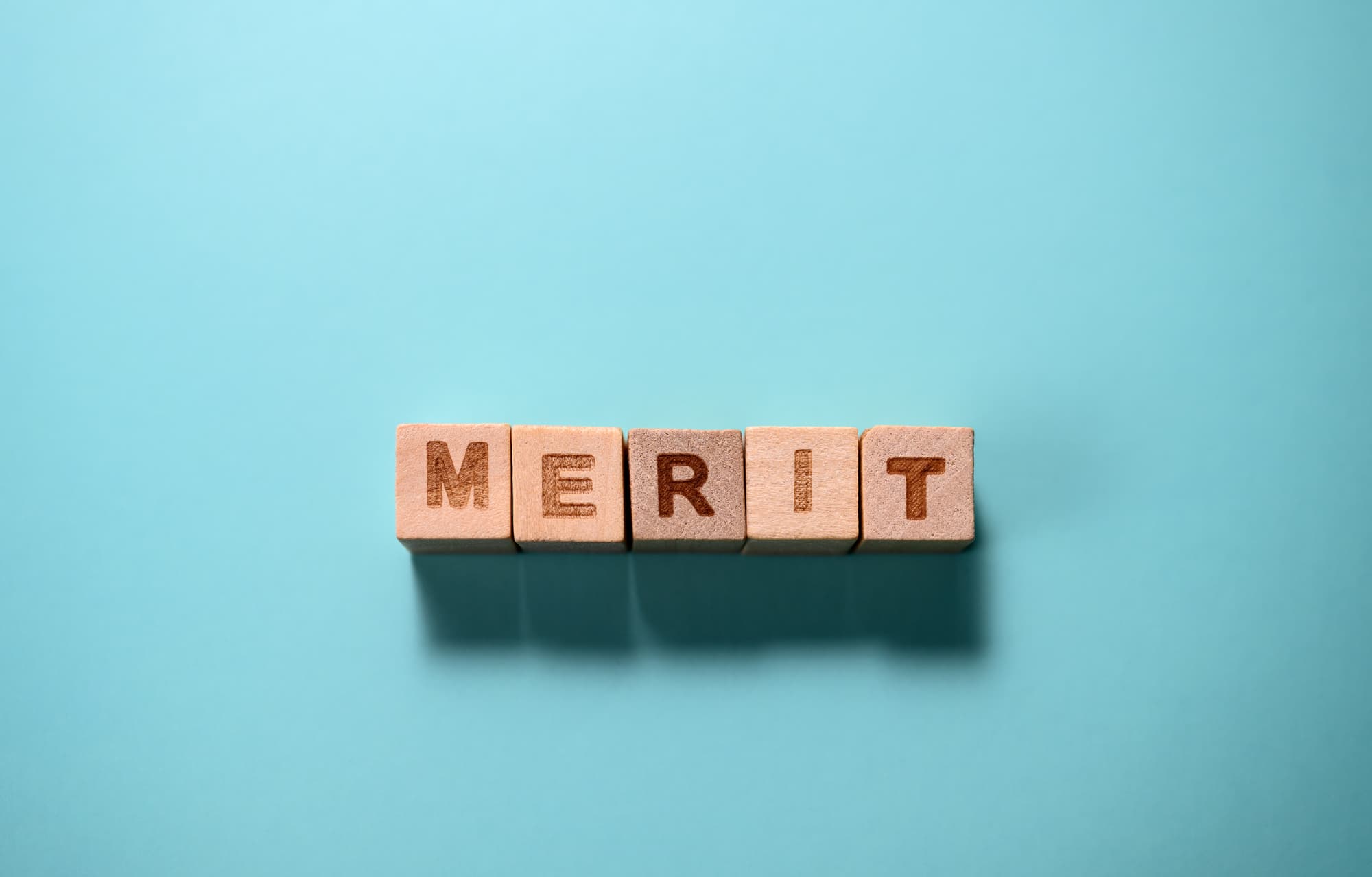 審美歯科で前歯をきれいにするメリットのイメージ