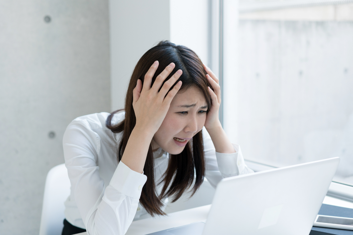 歯周病は手遅れになったら治療できないのかを心配している女性
